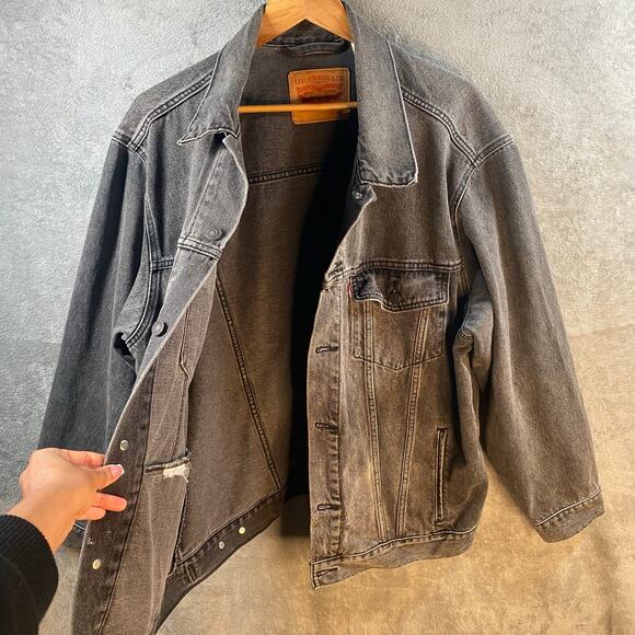 Levi's Trucker Jacket Men Size 2XL Gray Denim Distressed Cotton - Picture 2 of 15